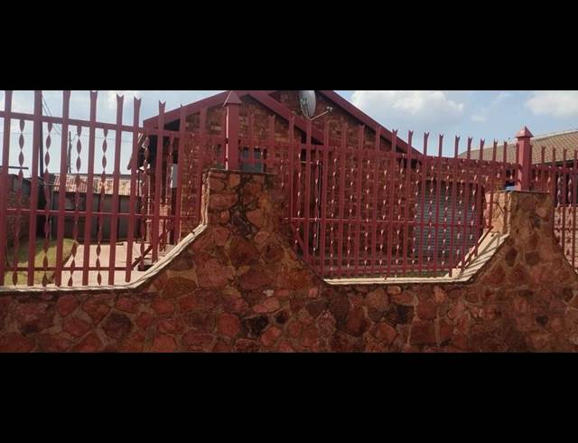 2 BEDROOM HOUSE FOR SALE IN SOSHANGUVE WW